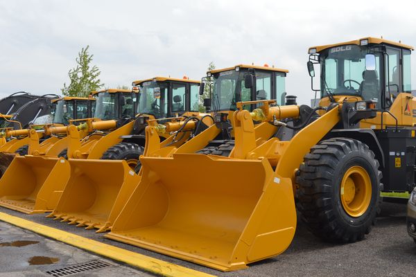 ООО «СпецЕвроТех»: выгодная аренда дорожной и строительной техники от Volvo и SDLG